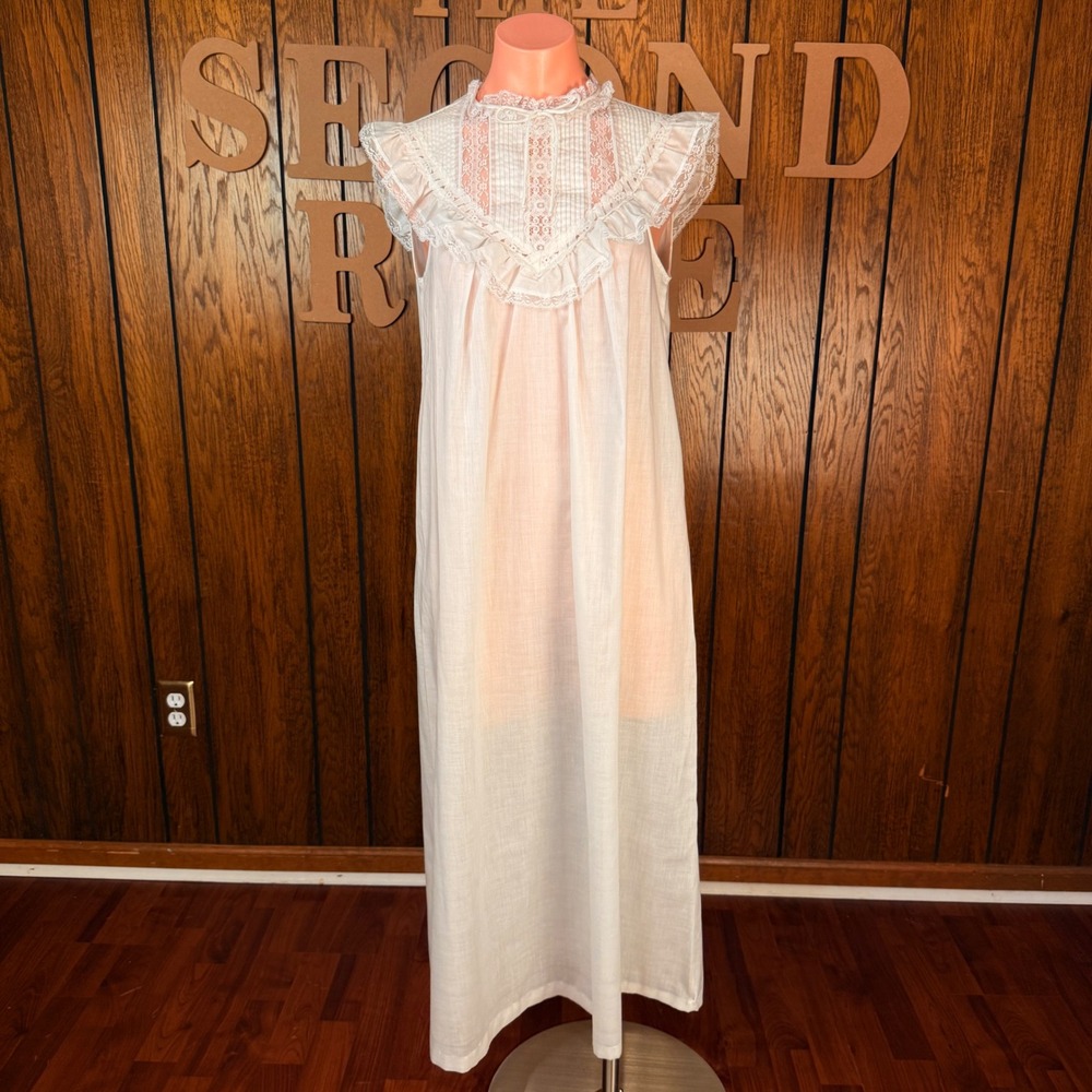 White Victorian Goth Nightgown JCPenney Womens S Lace Ruffle Romantic Whimsy 70s